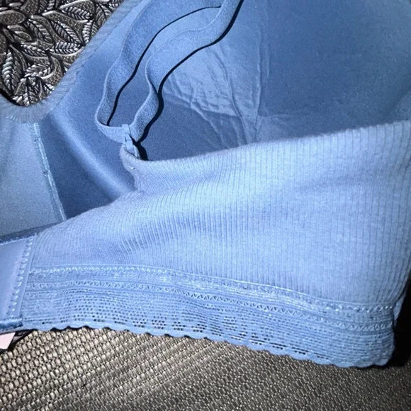 Victoria's Secret Padded Seamless Bra - Dusty Blue - Picture 6 of 8